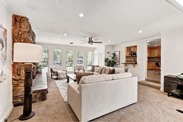 6030 Palm Dr, Carmichael, CA 95608