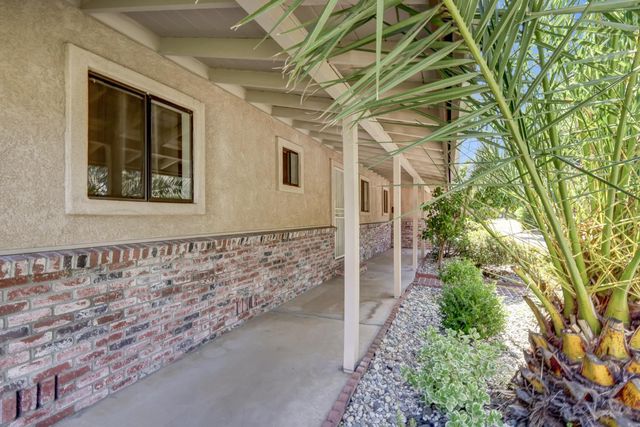 6030 Palm Dr, Carmichael, CA 95608