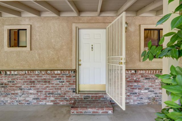 6030 Palm Dr, Carmichael, CA 95608