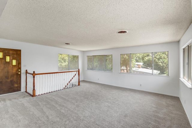 6030 Palm Dr, Carmichael, CA 95608
