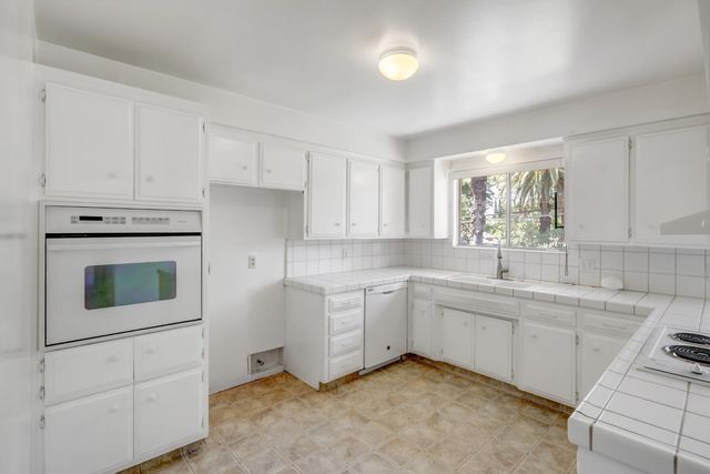 6030 Palm Dr, Carmichael, CA 95608
