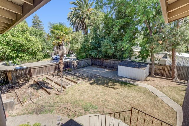 6030 Palm Dr, Carmichael, CA 95608