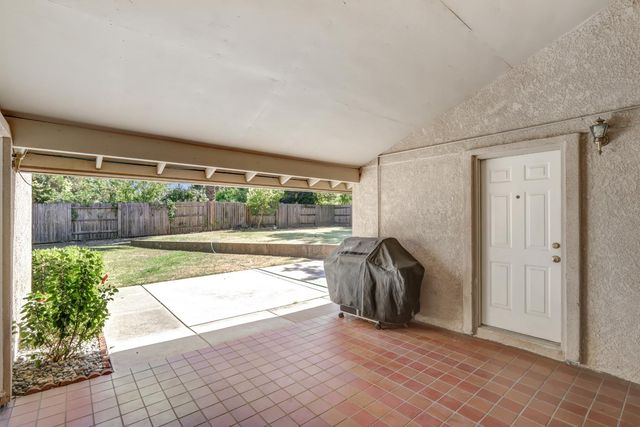 6030 Palm Dr, Carmichael, CA 95608