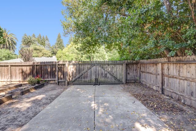 6030 Palm Dr, Carmichael, CA 95608