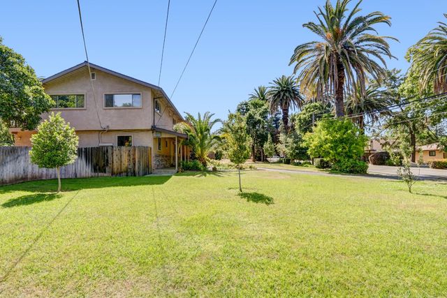 6030 Palm Dr, Carmichael, CA 95608