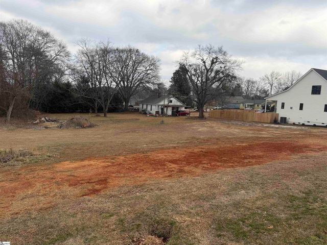 714 N Main Street, Greer, SC 29651