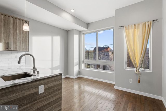 711 W MONTGOMERY AVE, Philadelphia, PA 19122