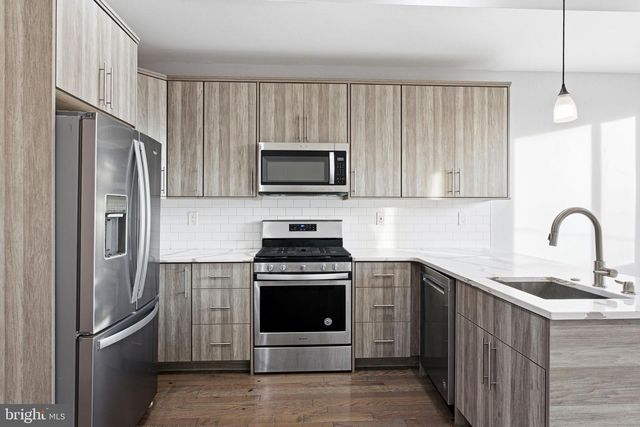 711 W MONTGOMERY AVE, Philadelphia, PA 19122