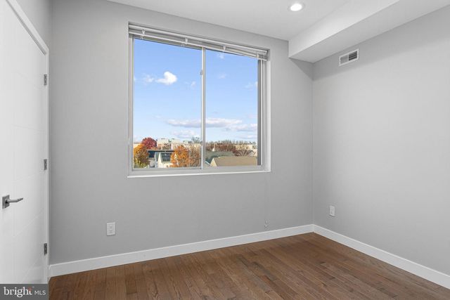 711 W MONTGOMERY AVE, Philadelphia, PA 19122