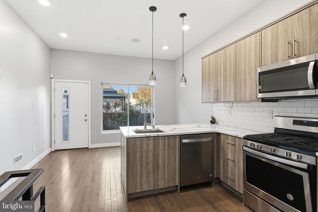 711 W MONTGOMERY AVE, Philadelphia, PA 19122