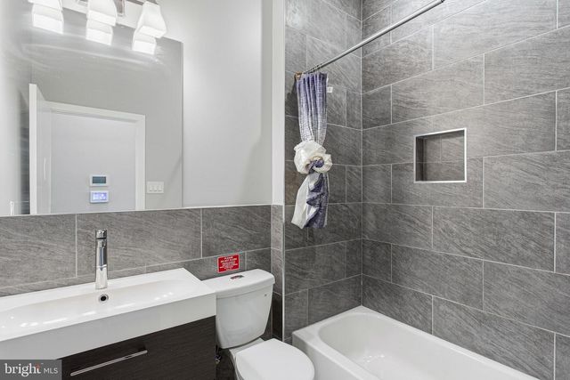 711 W MONTGOMERY AVE, Philadelphia, PA 19122