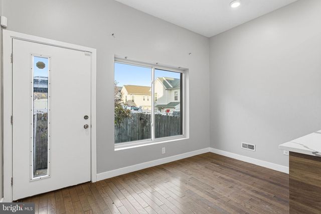 711 W MONTGOMERY AVE, Philadelphia, PA 19122