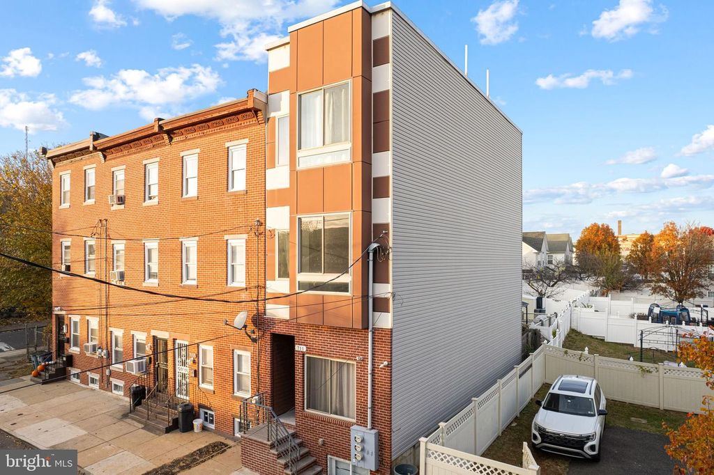 711 W MONTGOMERY AVE, Philadelphia, PA 19122