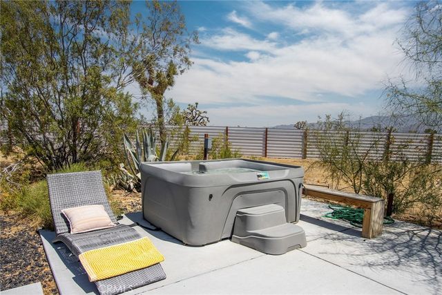 1564 Luna Mesa Road, Yucca Valley, CA 92284
