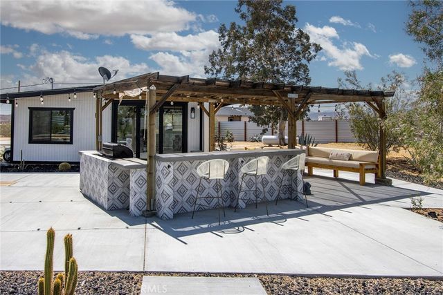 1564 Luna Mesa Road, Yucca Valley, CA 92284