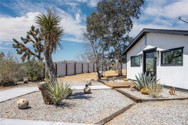 1564 Luna Mesa Road, Yucca Valley, CA 92284