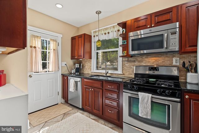 2811 PINEWOOD AVE, Baltimore, MD 21214