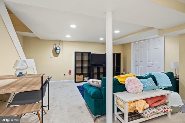 2811 PINEWOOD AVE, Baltimore, MD 21214