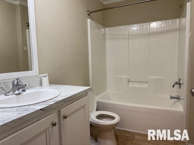 509 W MADISON Street, Herrin, IL 62948