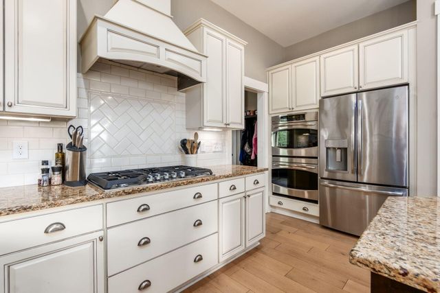 1002 Rambling Brook Way, Delaware, OH 43015