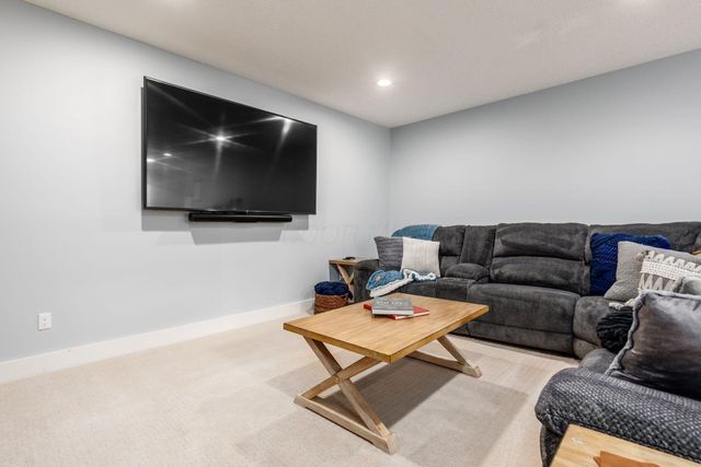 1002 Rambling Brook Way, Delaware, OH 43015