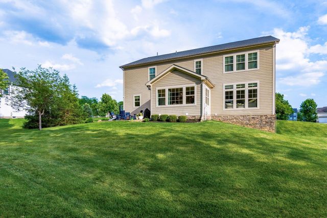 1002 Rambling Brook Way, Delaware, OH 43015