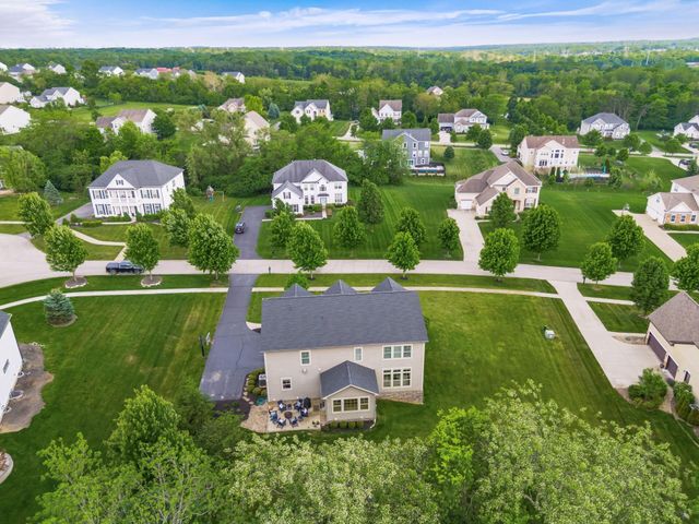 1002 Rambling Brook Way, Delaware, OH 43015