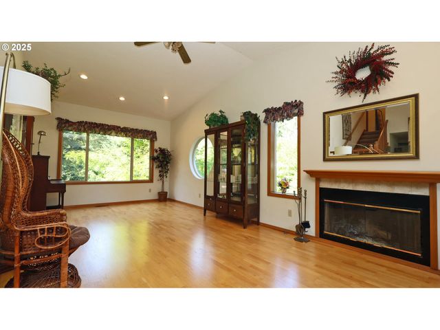 15915 Se MONNER Rd, Happy Valley, OR 97086