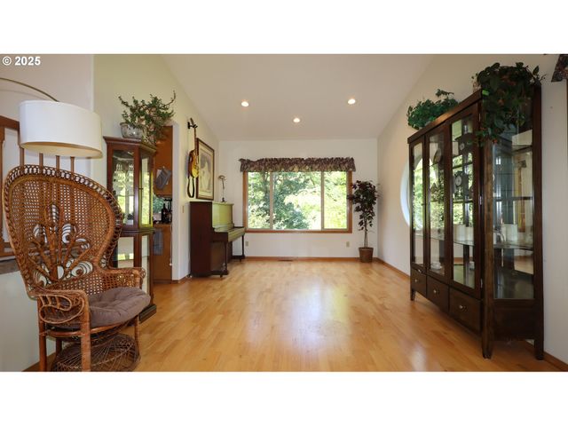 15915 Se MONNER Rd, Happy Valley, OR 97086