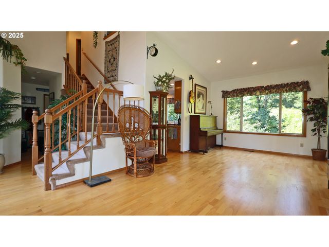 15915 Se MONNER Rd, Happy Valley, OR 97086