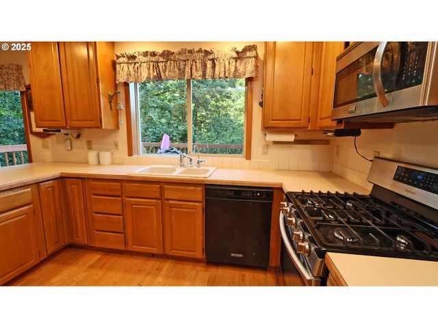 15915 Se MONNER Rd, Happy Valley, OR 97086