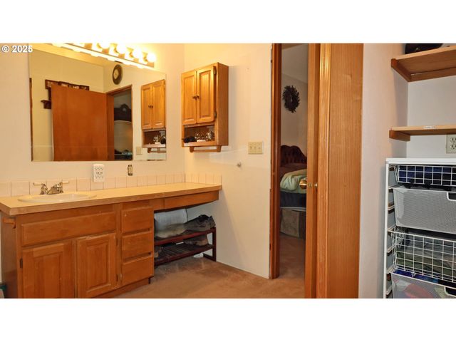 15915 Se MONNER Rd, Happy Valley, OR 97086