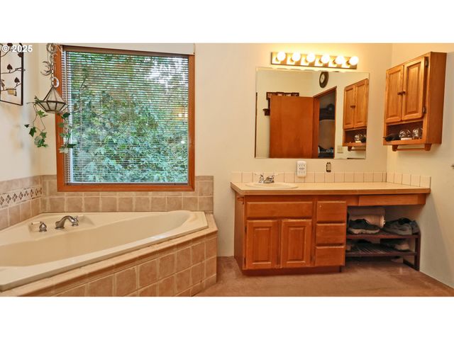 15915 Se MONNER Rd, Happy Valley, OR 97086
