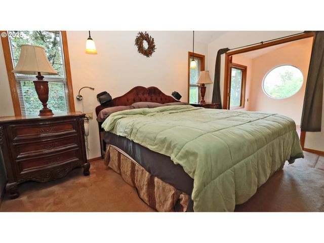 15915 Se MONNER Rd, Happy Valley, OR 97086