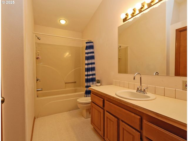 15915 Se MONNER Rd, Happy Valley, OR 97086