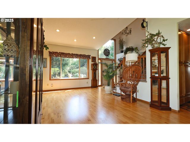 15915 Se MONNER Rd, Happy Valley, OR 97086