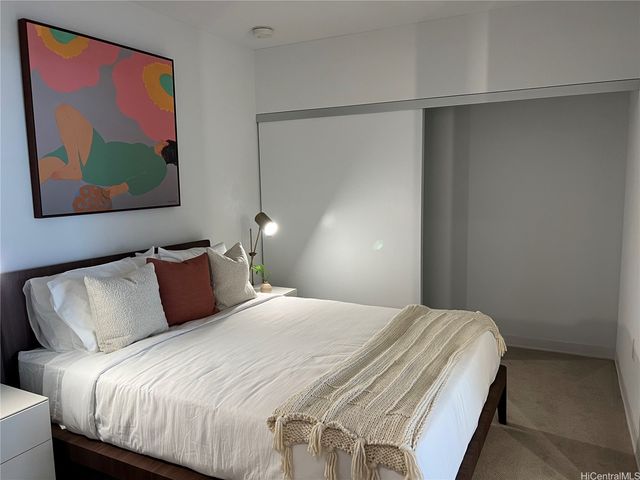 987 Queen Street 908, Honolulu, HI 96814