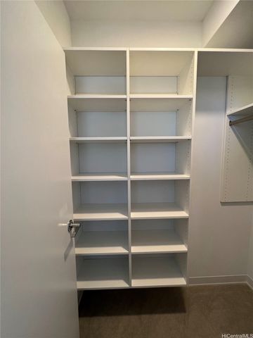 987 Queen Street 908, Honolulu, HI 96814