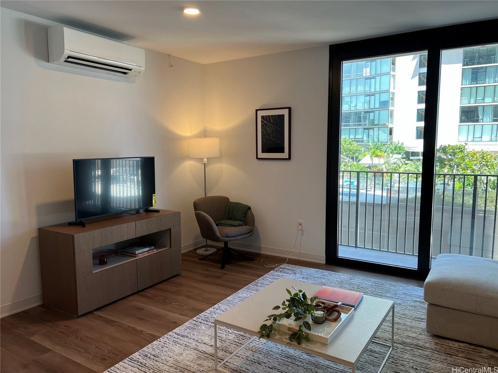 987 Queen Street 908, Honolulu, HI 96814