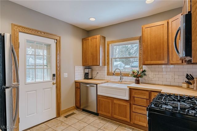 162 Portage Drive, Akron, OH 44303