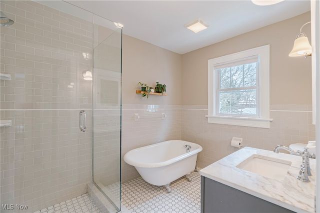 162 Portage Drive, Akron, OH 44303