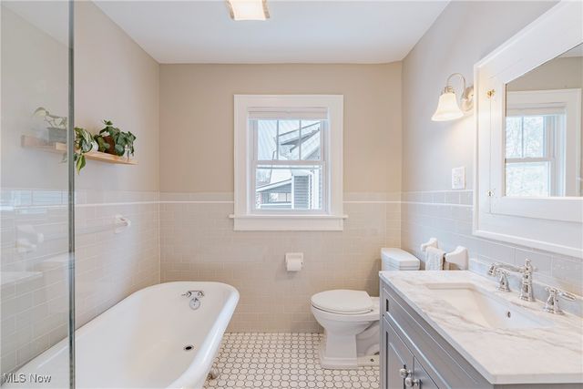 162 Portage Drive, Akron, OH 44303