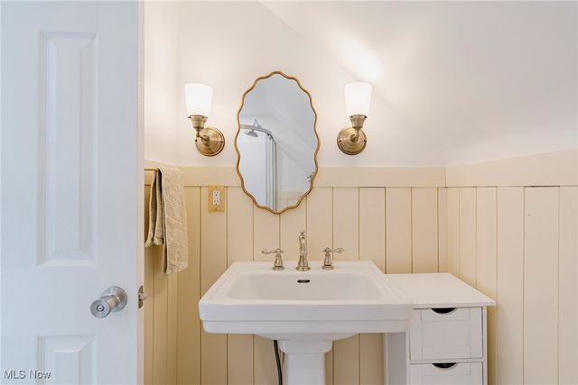 162 Portage Drive, Akron, OH 44303