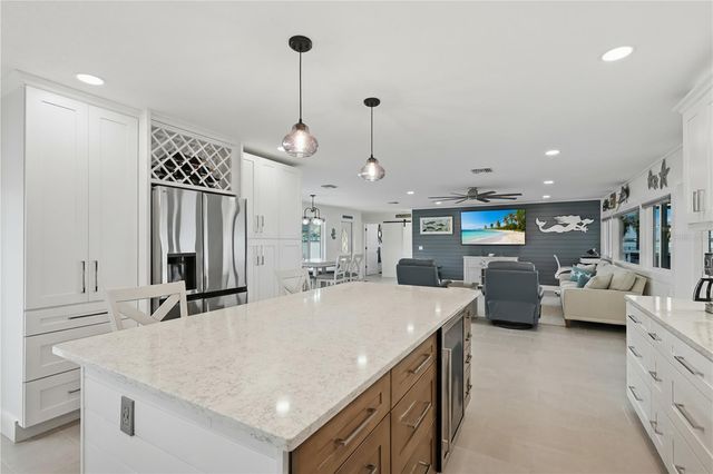 211 21ST STREET NE, Bradenton, FL 34208