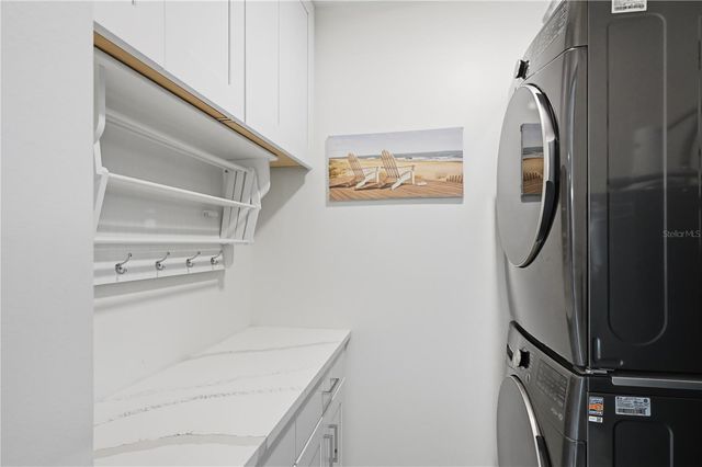 211 21ST STREET NE, Bradenton, FL 34208