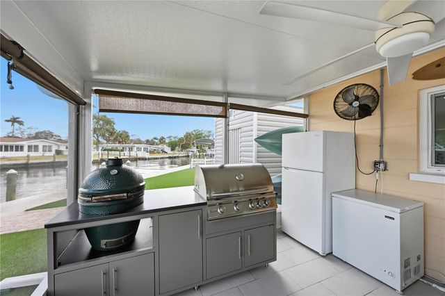 211 21ST STREET NE, Bradenton, FL 34208