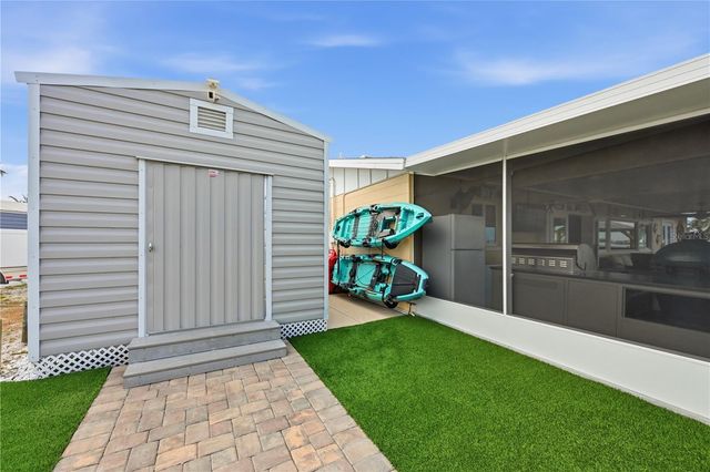 211 21ST STREET NE, Bradenton, FL 34208