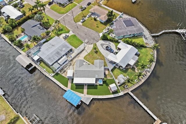 211 21ST STREET NE, Bradenton, FL 34208