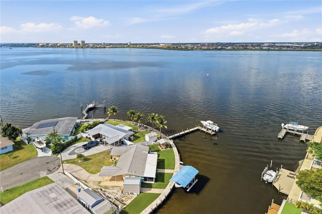 211 21ST STREET NE, Bradenton, FL 34208