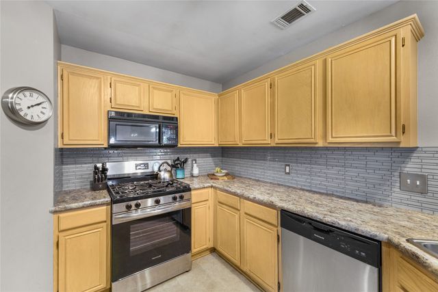 231 Juniper Ridge Circle, Desoto, TX 75115